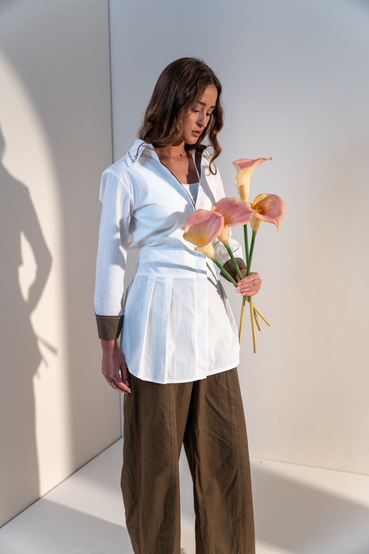 WHITE VS KHAKI SHIRT